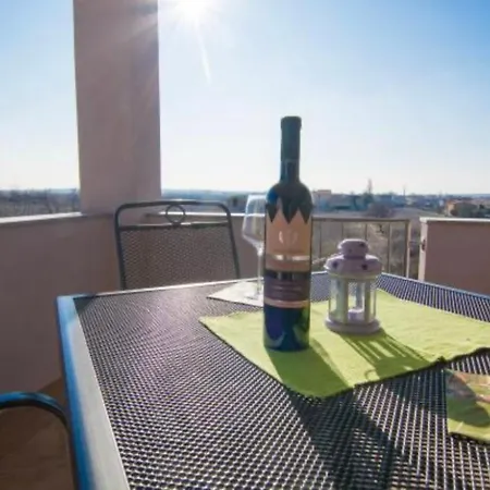 Apartment Maja Vrsi