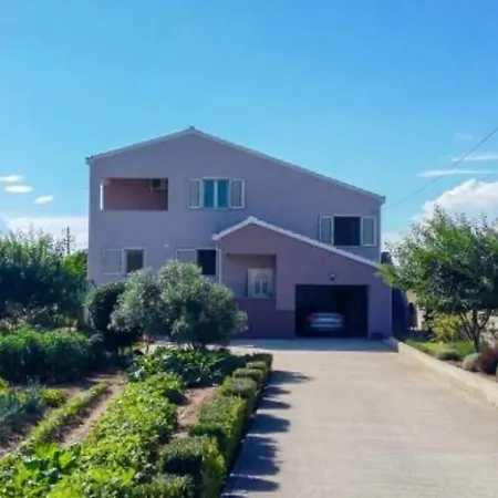 Apartment Maja Vrsi